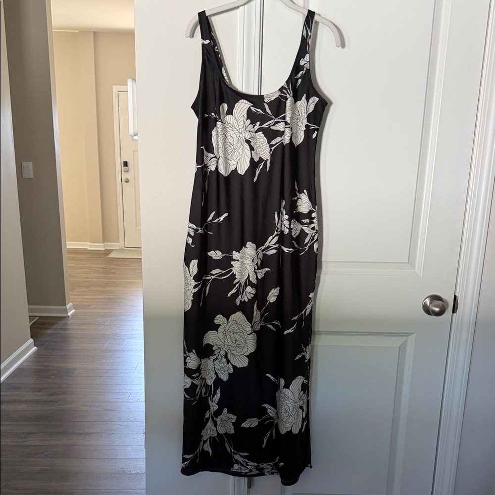 a new day Black and White Floral Scoop-Neck Maxi Dress